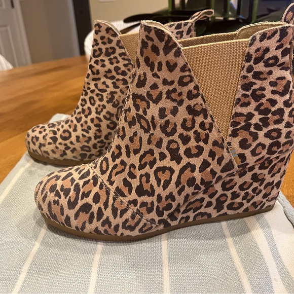 Women’s Tom’s Kelsey Leopard Booties 7.5 - Picture 4 of 6
